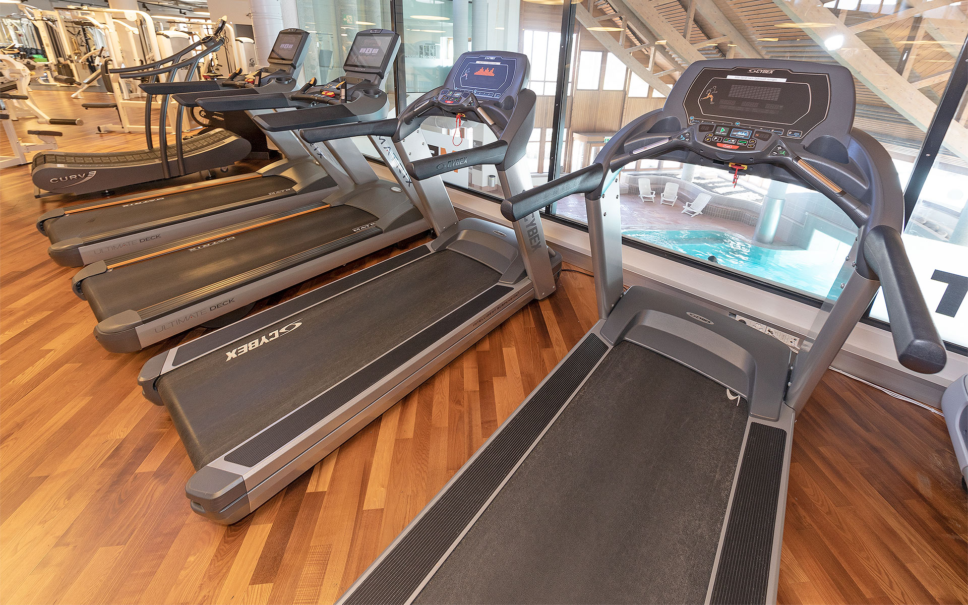 Ausdauer Geräte Laufbänder ACTIV FITNESS Studio Säntispark